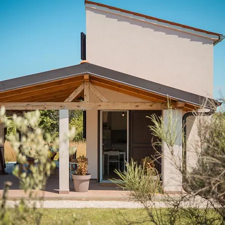 Casa Ulika In - Haus Fuer 2-3 Personen * Пула