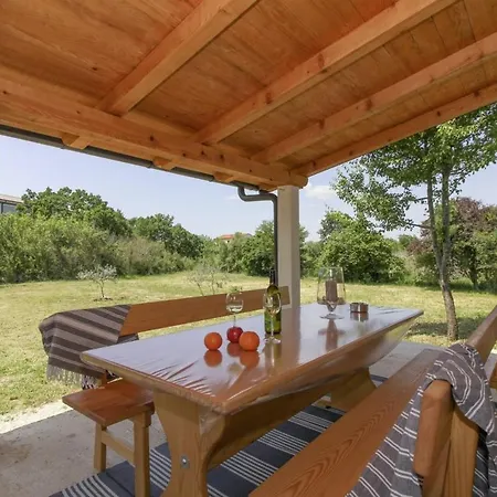 Casa Ulika In - Haus Fuer 2-3 Personen Holiday home Pula
