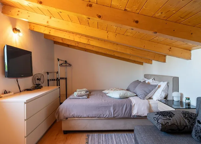 Casa Ulika In - Haus Fuer 2-3 Personen * 풀라