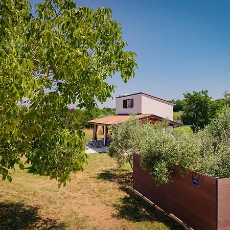 Casa Ulika In - Haus Fuer 2-3 Personen * Pula